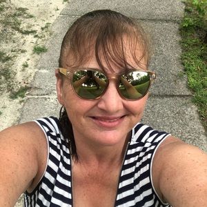 Meet your Posher, Peggy